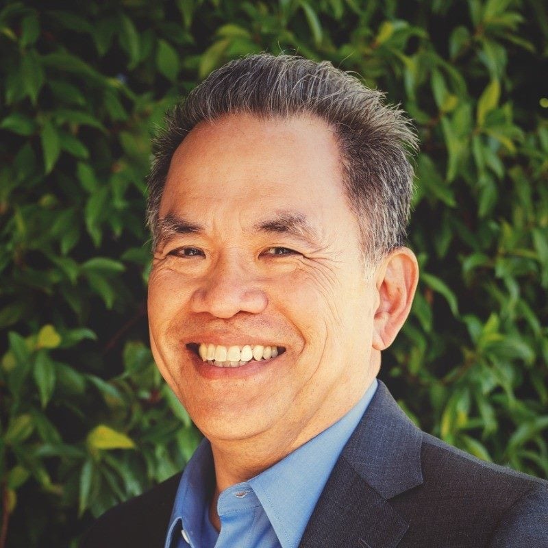 Dennis Huang speaking at Advanced Therapies Congress