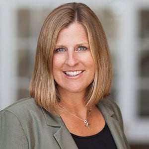 Amy Burr speaking at Aviation Festival Americas