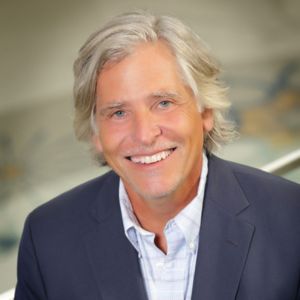 Dan Mann speaking at Aviation Festival Americas