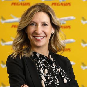 Güliz Öztürk speaking at World Aviation Festival