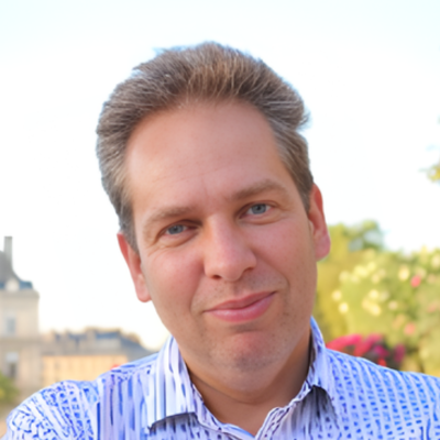 Damien Bertrand speaking at Submarine Networks World EMEA