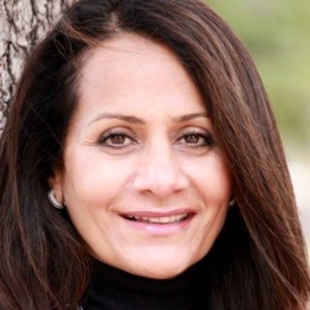 Tara Sadeghi speaking at Advanced Therapies Congress