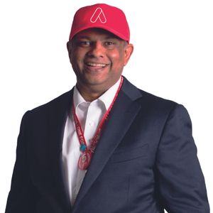  Tony Fernandes speaking at World Aviation Festival