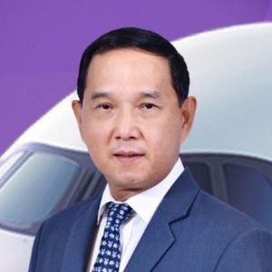 Chai Eamsiri speaking at Aviation Festival Asia