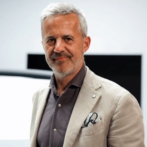 Javier Varela speaking at MOVE America