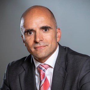 Carlos Oliveira Rodrigues speaking at MOVE 2025