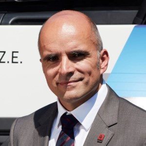 Carlos Rodrigues speaking at MOVE America