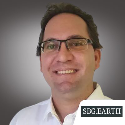 Frank Spencer speaking at Solar & Storage Live Africa