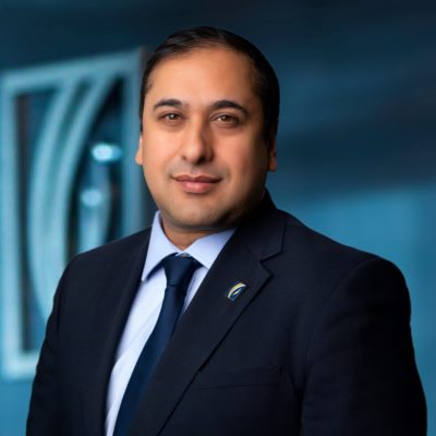 Vijay Bains speaking at Solar & Storage Live Dubai