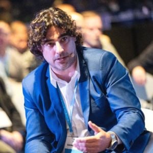 Eugenio Domínguez speaking at Solar & Storage Live España