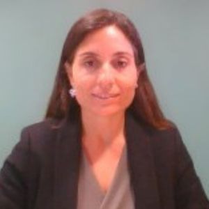 Isabel González Cuenca speaking at Solar & Storage Live España