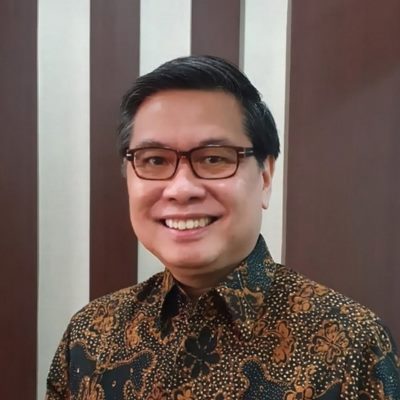 Sanny Iskandar speaking at Solar & Storage Live Indonesia