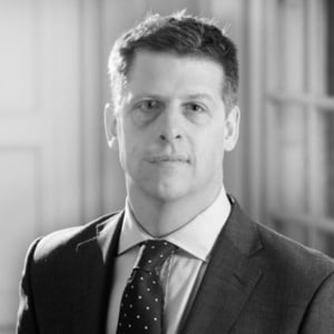 Justin Thesinger speaking at Solar & Storage Live