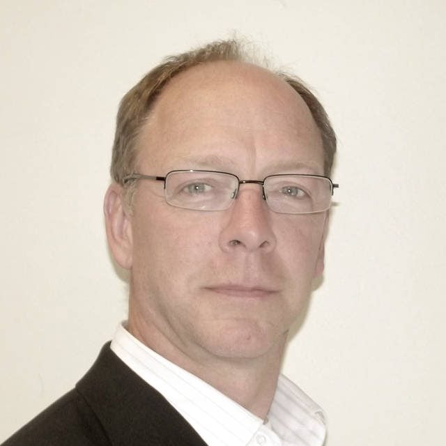  Chris Buckland speaking at Solar & Storage Live