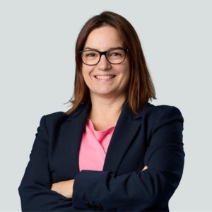 Laura Miranda Perez speaking at Solar & Storage Live