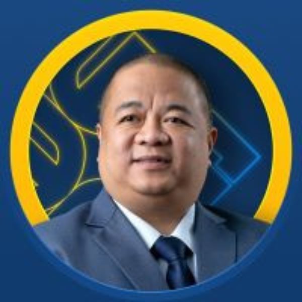 Elvin Hayes Nidea speaking at Solar & Storage Live Philippines 2026