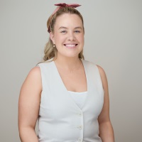 Tori Brown, Veterinary Technician Specialist in Emergency and Critical Care, Pet Intensive Care Unit