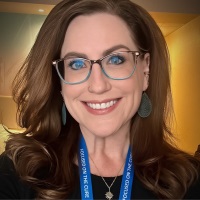 Tracey Hlucky