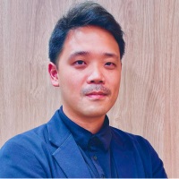 Yusuke Kamatsu, Giám đốc, Bộ phận Kinh doanh / General Manager, Sales Division, SOL Energy Company Limited