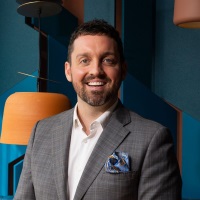 Stephen Hollow | GM | QT Sydney » speaking at NoVacancy