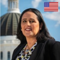 Dina El-Tawansy speaking at MOVE AU